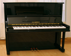 Klavier Seyffarth Modell 132